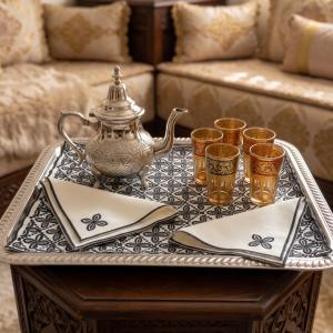 أجمل موديلات كاش بلاطو بالطرز الرباطي ** Les plus beaux modèles de cache-plateau en broderie Rbati