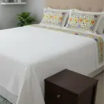 ملكي بالطرز (Couvre-lit) الزين والهمة لبيت النعاس.. غطاء سرير