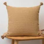 وسائد "الأصالة المنسوجة" – دفء الدرازة المغربية بلمسة عصرية