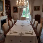 (Nappe) ناب المائدة